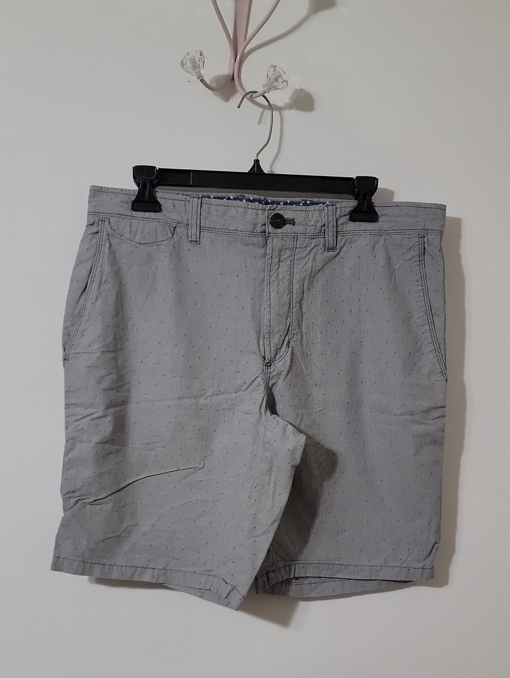 Banana Republic Aiden  Light Gray Microdot Flat Front Shorts